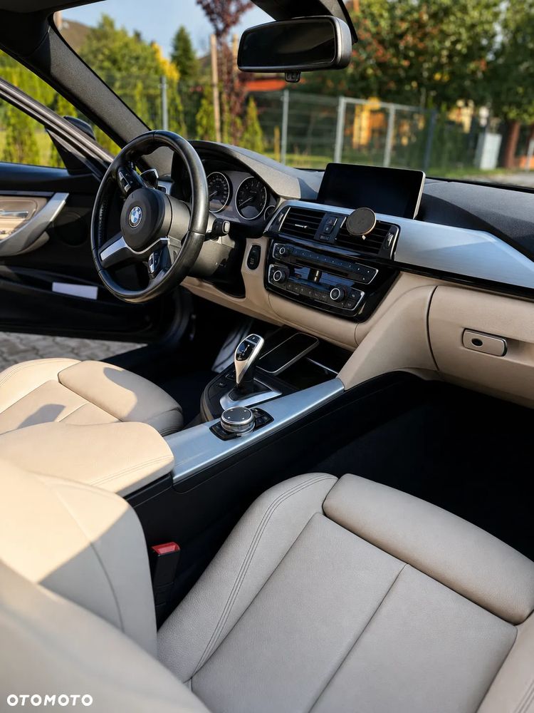 BMW Seria 3 330i xDrive M Sport Shadow - 14