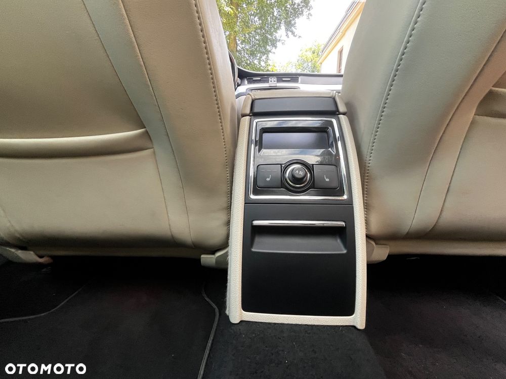 Skoda Superb 2.0 TDI 4x4 Elegance DSG - 25