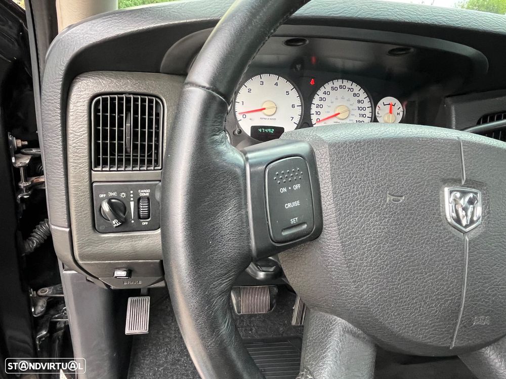 Dodge RAM 2500 5.7L V8 Hemi - 8