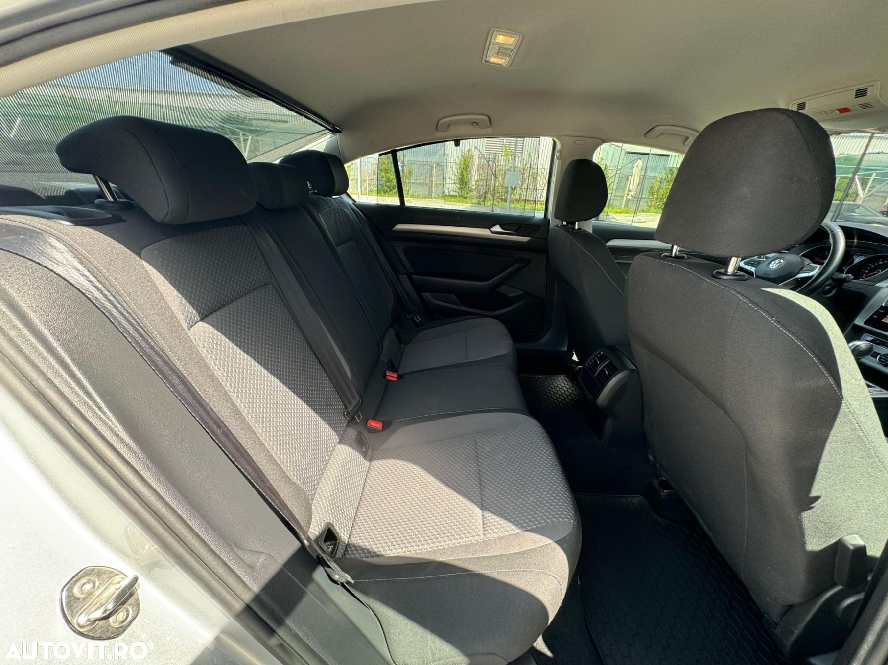 Volkswagen Passat 2.0 TDI DSG Advance - 14