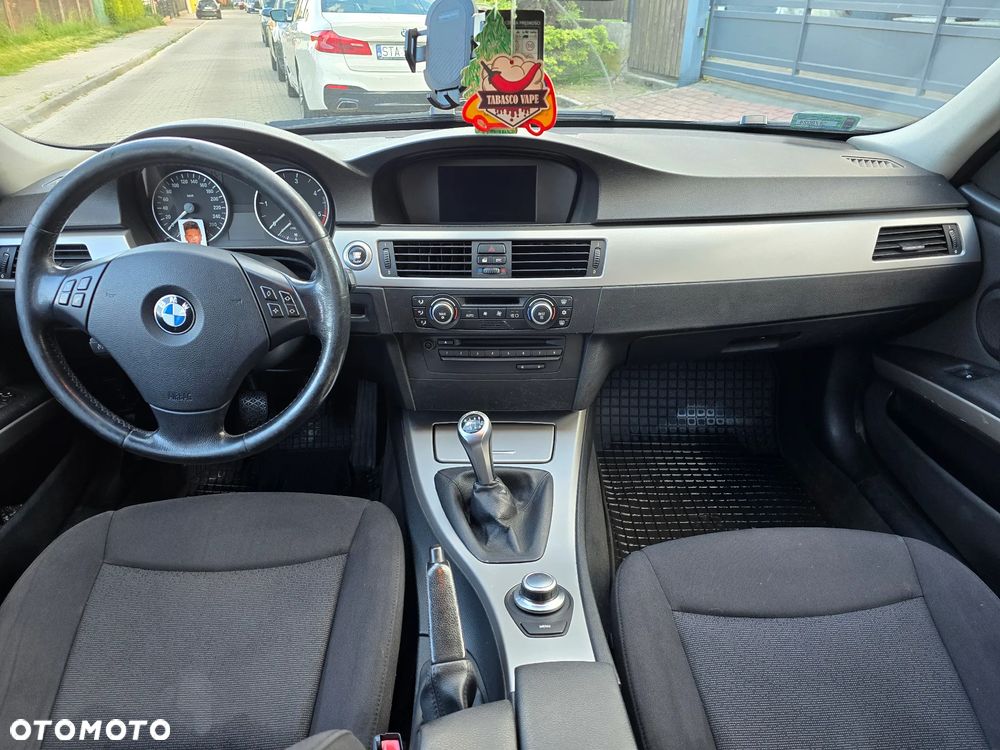 BMW Seria 3 318d - 10