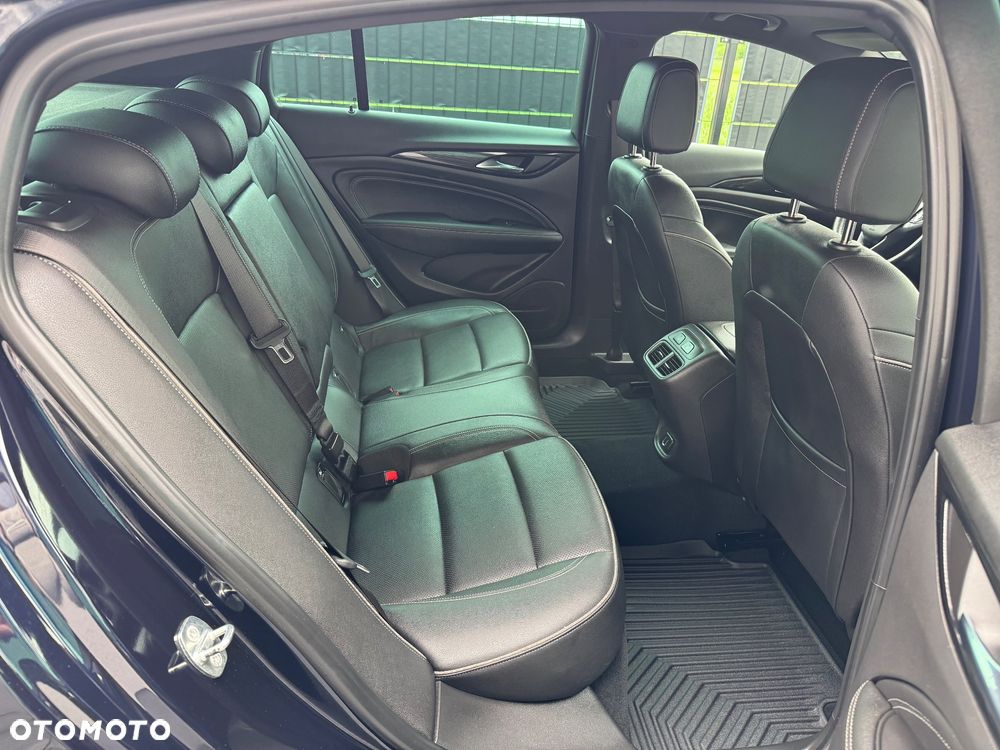 Opel Insignia 2.0 BiTurbo 4x4 Exclusive - 23