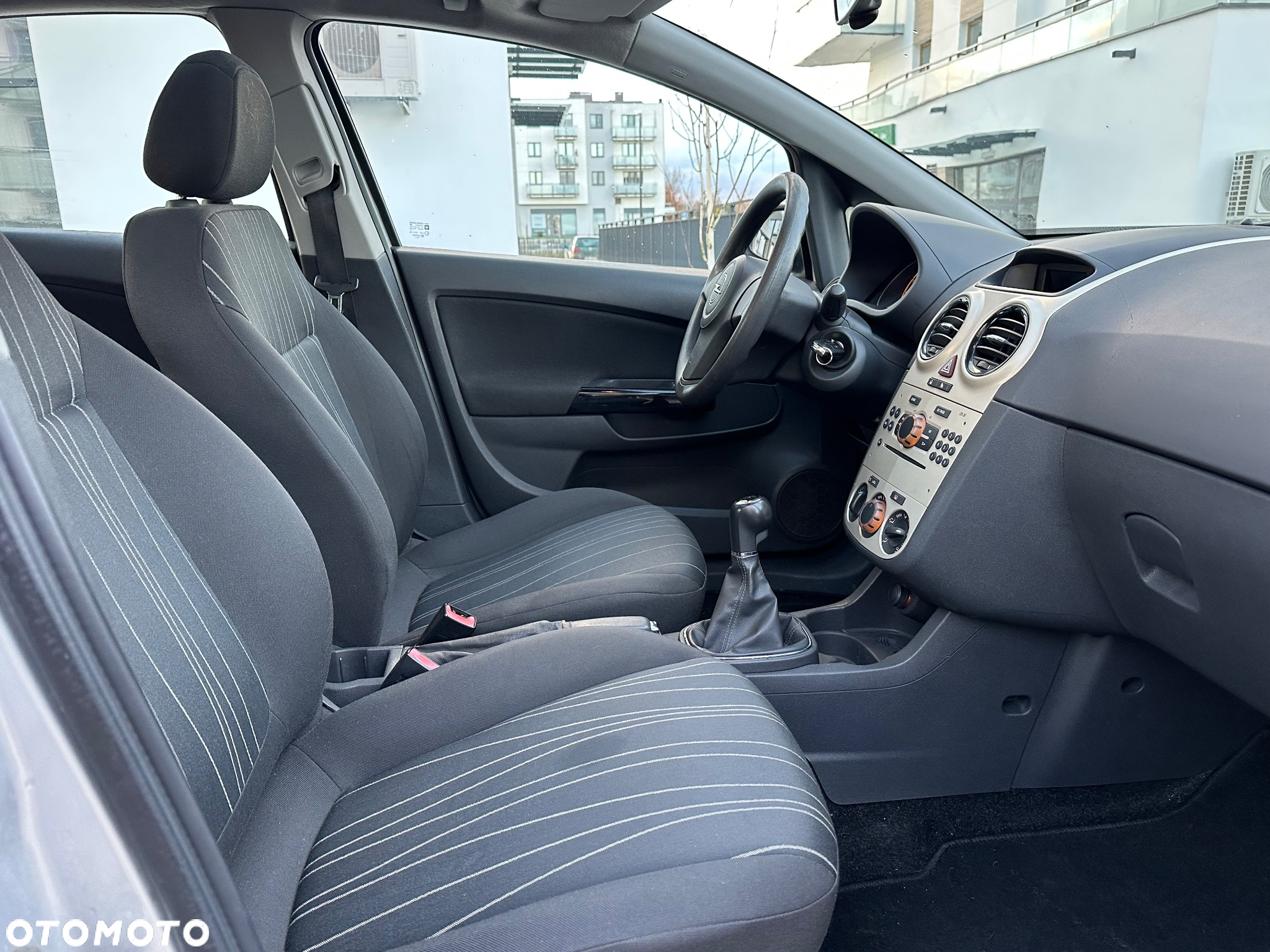 Opel Corsa 1.2 16V Edition - 11