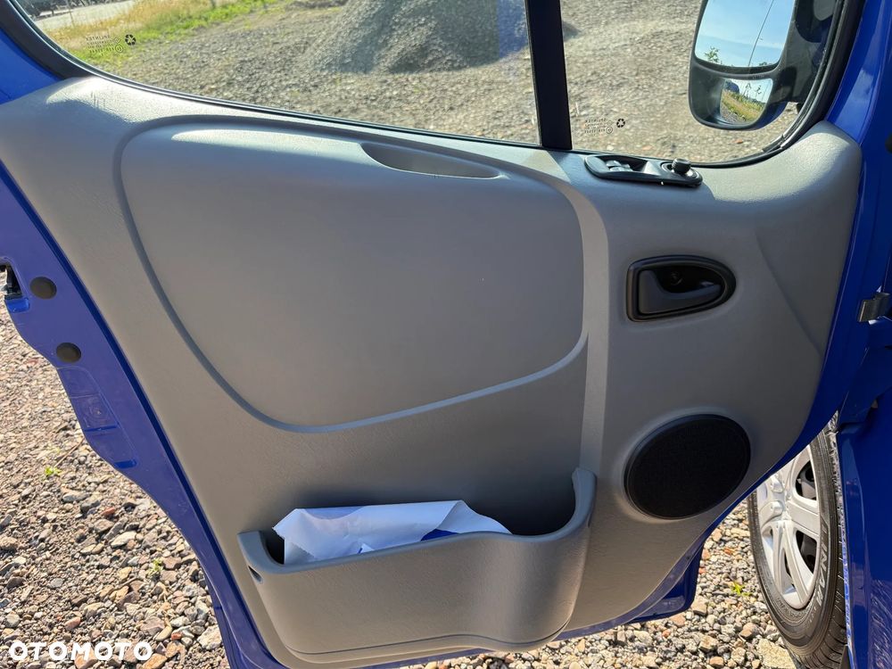Renault TRAFIC - 12