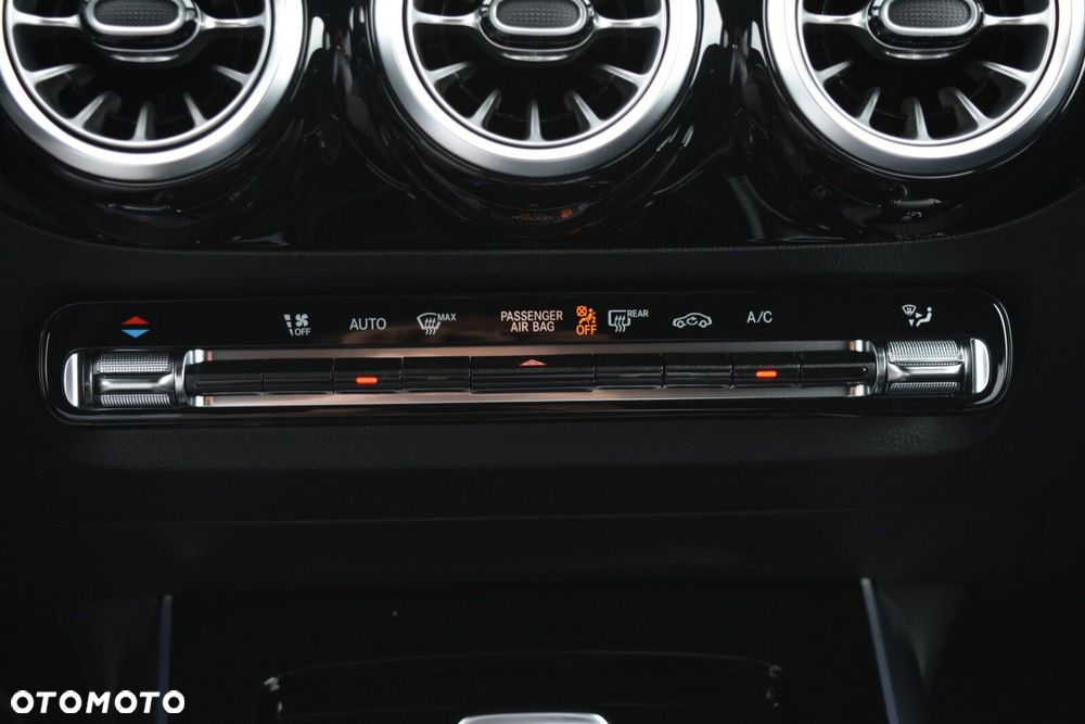 Mercedes-Benz GLA 200 AMG Line - 22