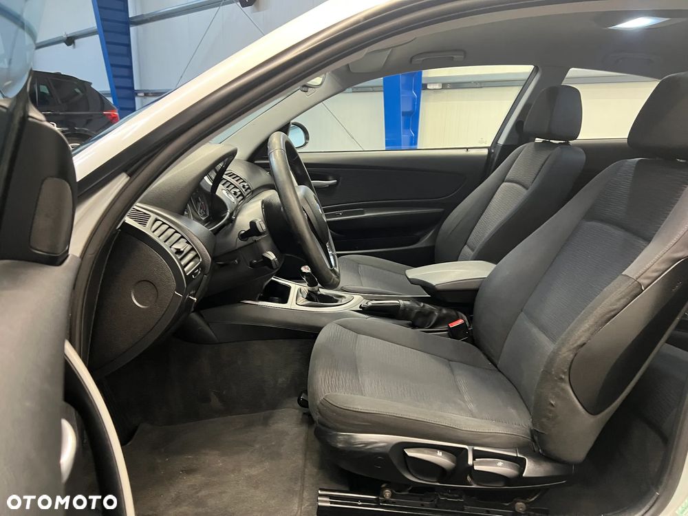 BMW Seria 1 118d DPF - 19