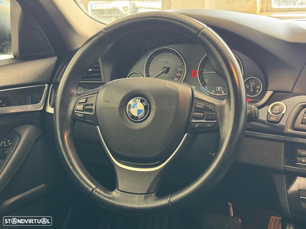 BMW 525 d Exclusive Auto - 11