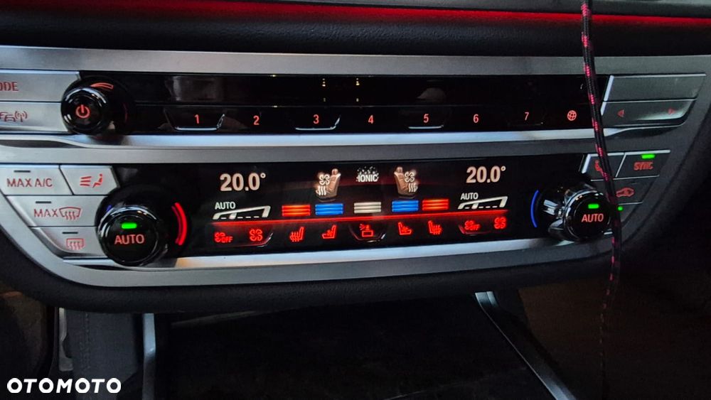 BMW Seria 7 - 32