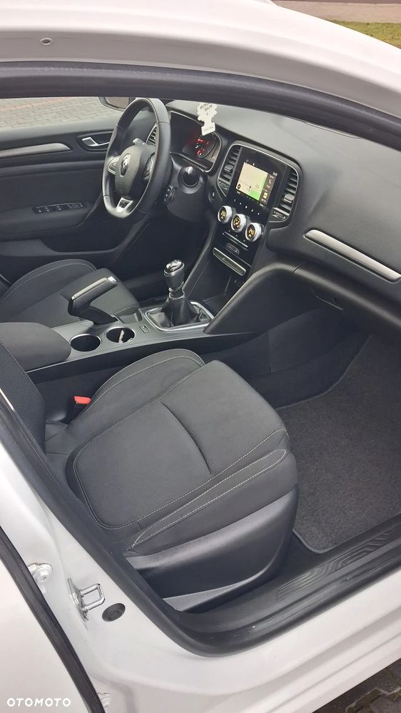 Renault Megane TCe 140 GPF ZEN - 14