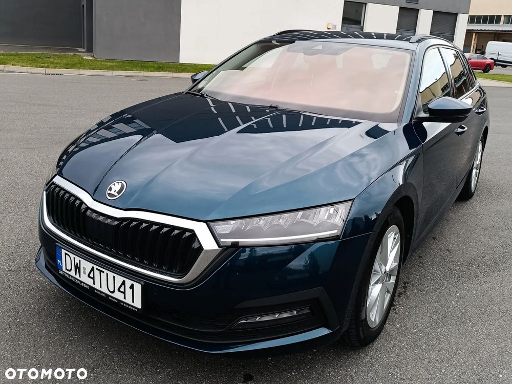 Skoda Octavia ver-1-5-tsi-e--tec-ambition-dsg - 3