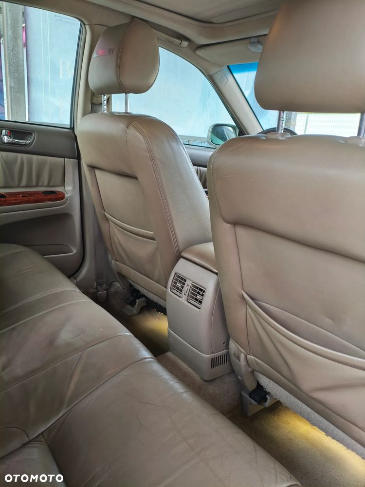 Toyota Camry - 15