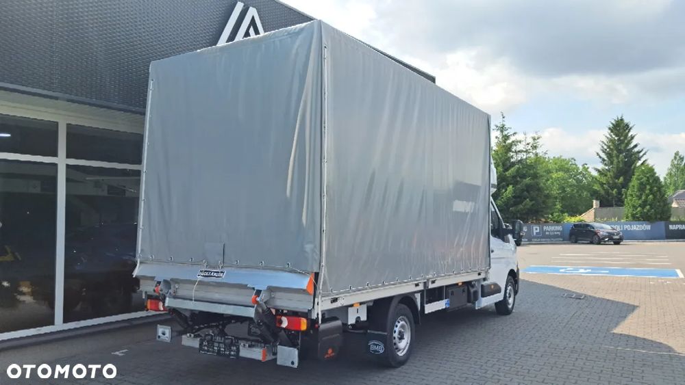 Renault Nowy Master 9 palet + winda - 4
