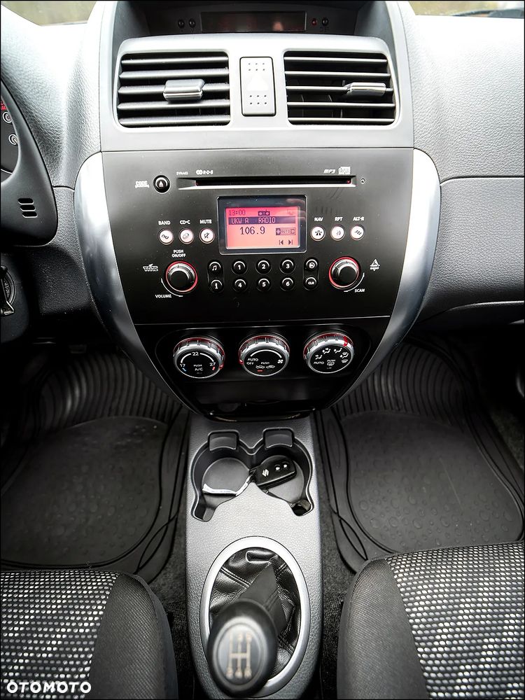 Suzuki SX4 - 25