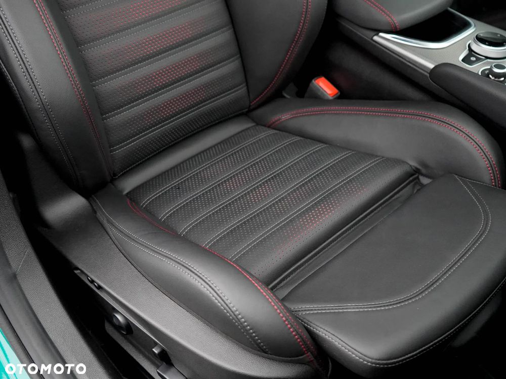 Alfa Romeo Giulia 2.0 Turbo Tributo Italiano Q4 - 27