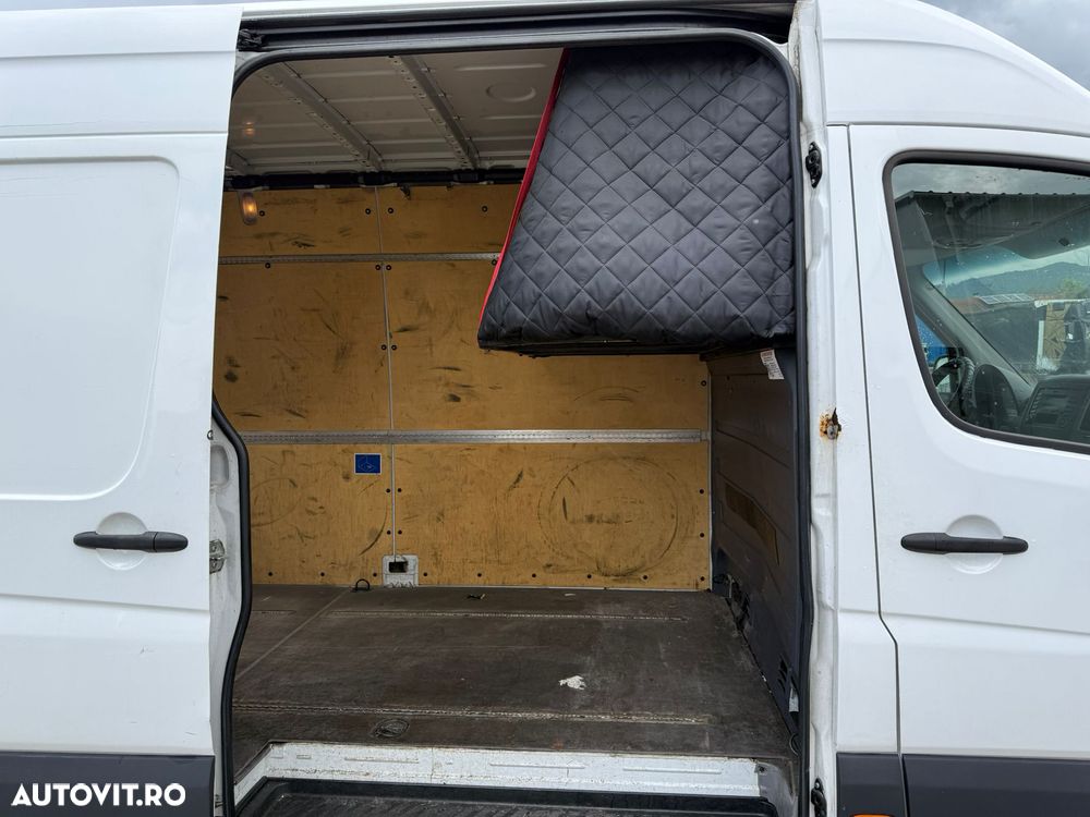 Mercedes-Benz Sprinter - 14