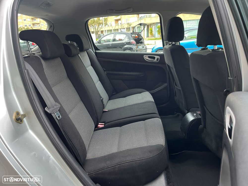 Peugeot 307 1.6 HDi Executive - 12