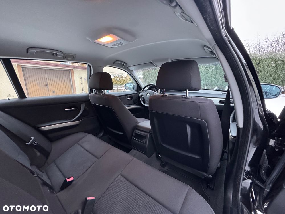 BMW Seria 3 318i Edition Lifestyle - 32