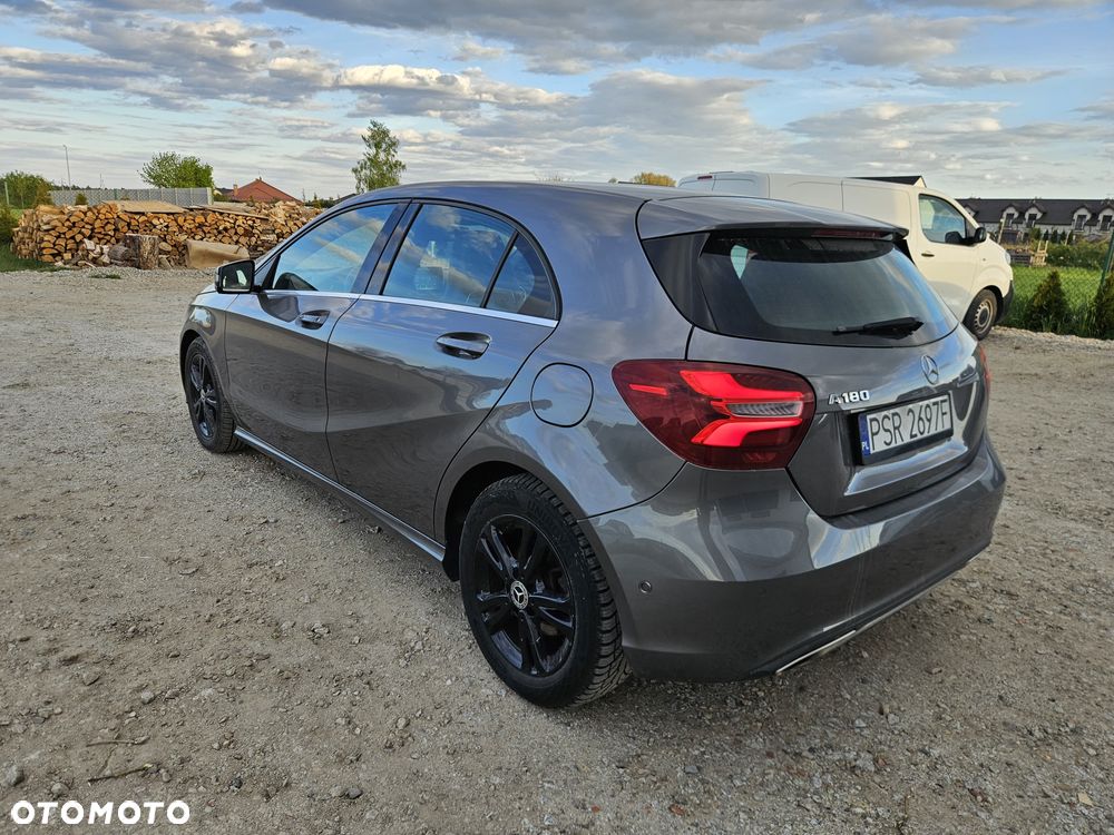 Mercedes-Benz Klasa A 180 (BlueEFFICIENCY) 7G-DCT Urban - 11