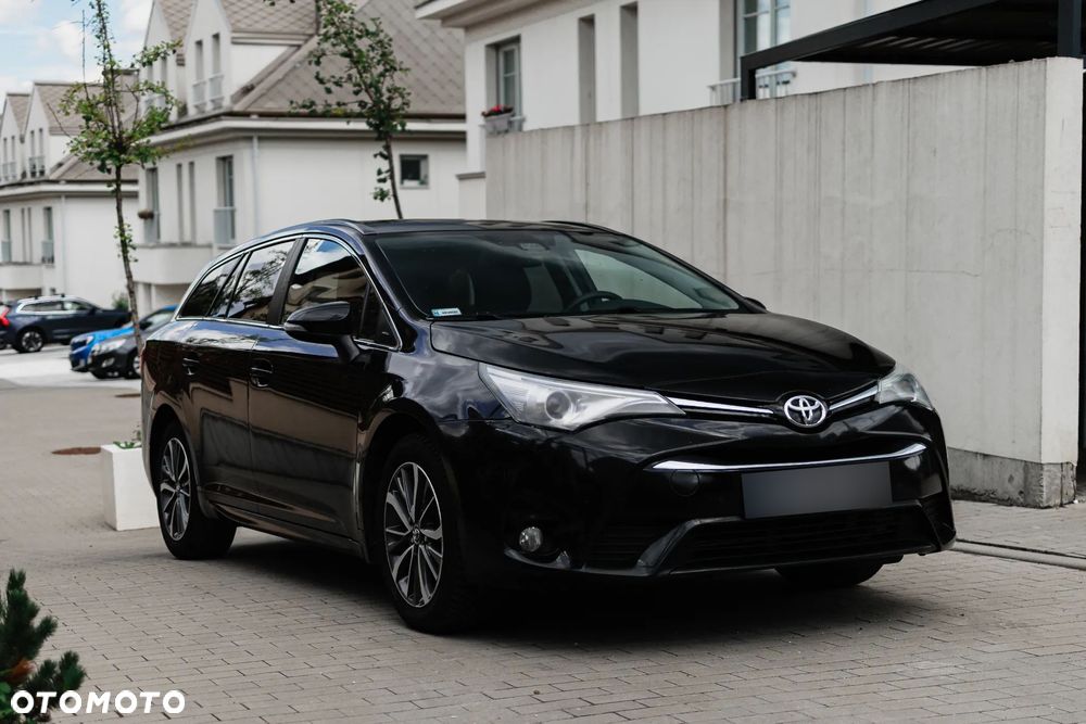 Toyota Avensis 2.0 D-4D Prestige - 1