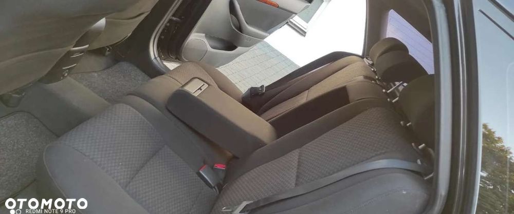 Toyota Avensis - 13