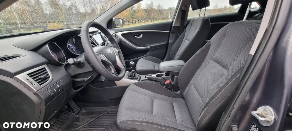 Hyundai i30 1.4 Passion Plus - 12