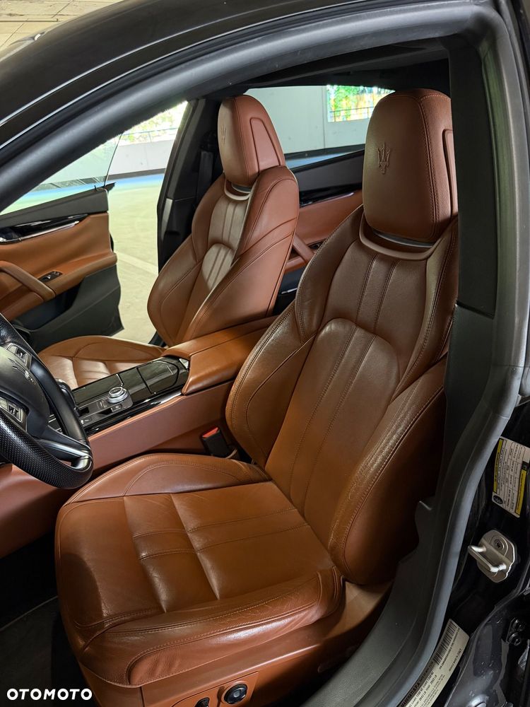 Maserati Quattroporte GranSport S - 12