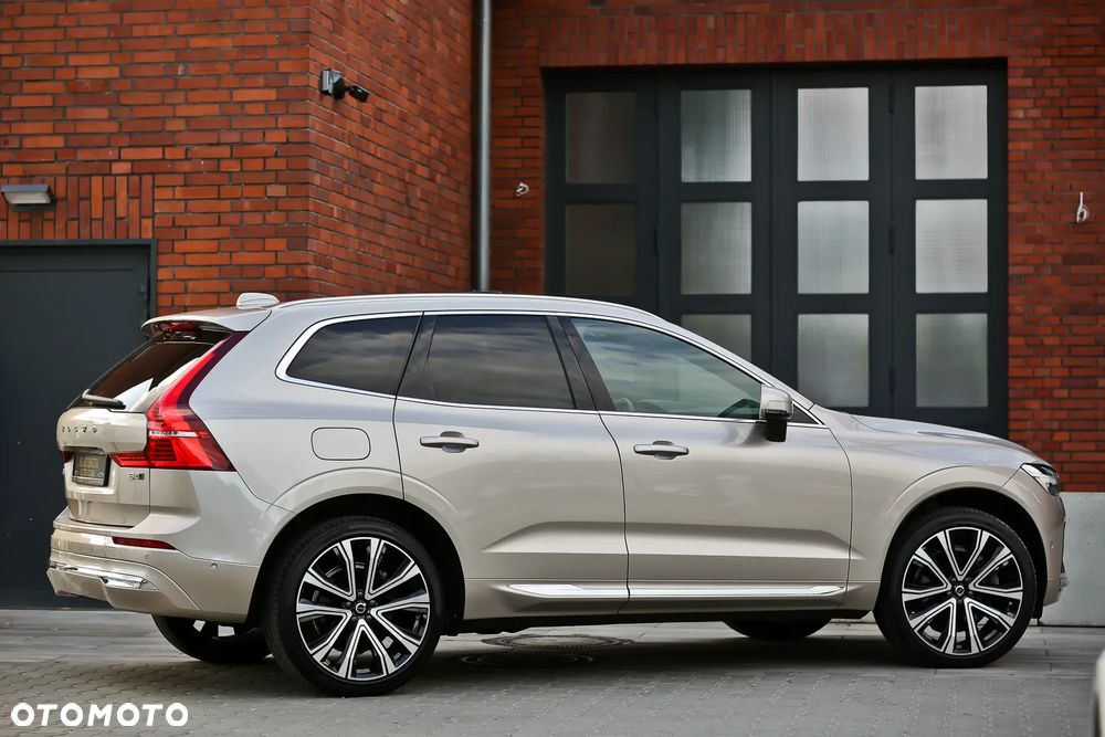 Volvo XC 60 B4 D AWD Ultimate Bright - 17