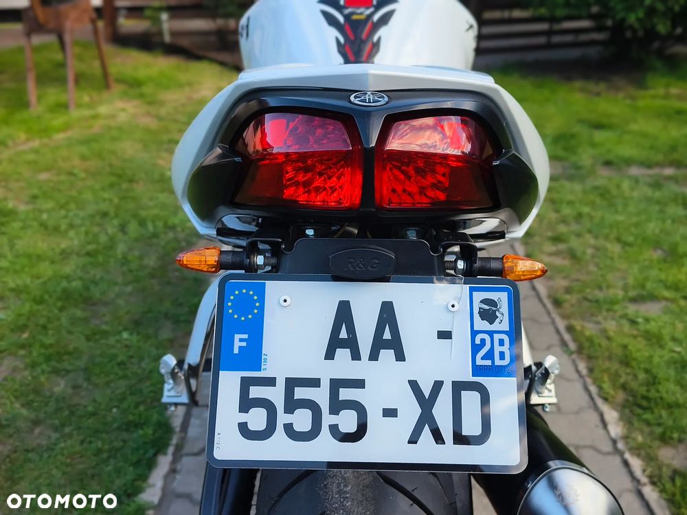 Yamaha FZ - 27