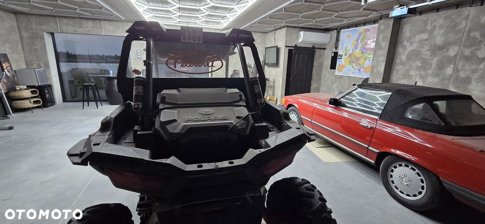 Polaris RZR - 8