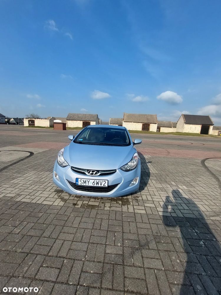 Hyundai Elantra 1.6 Classic + - 25