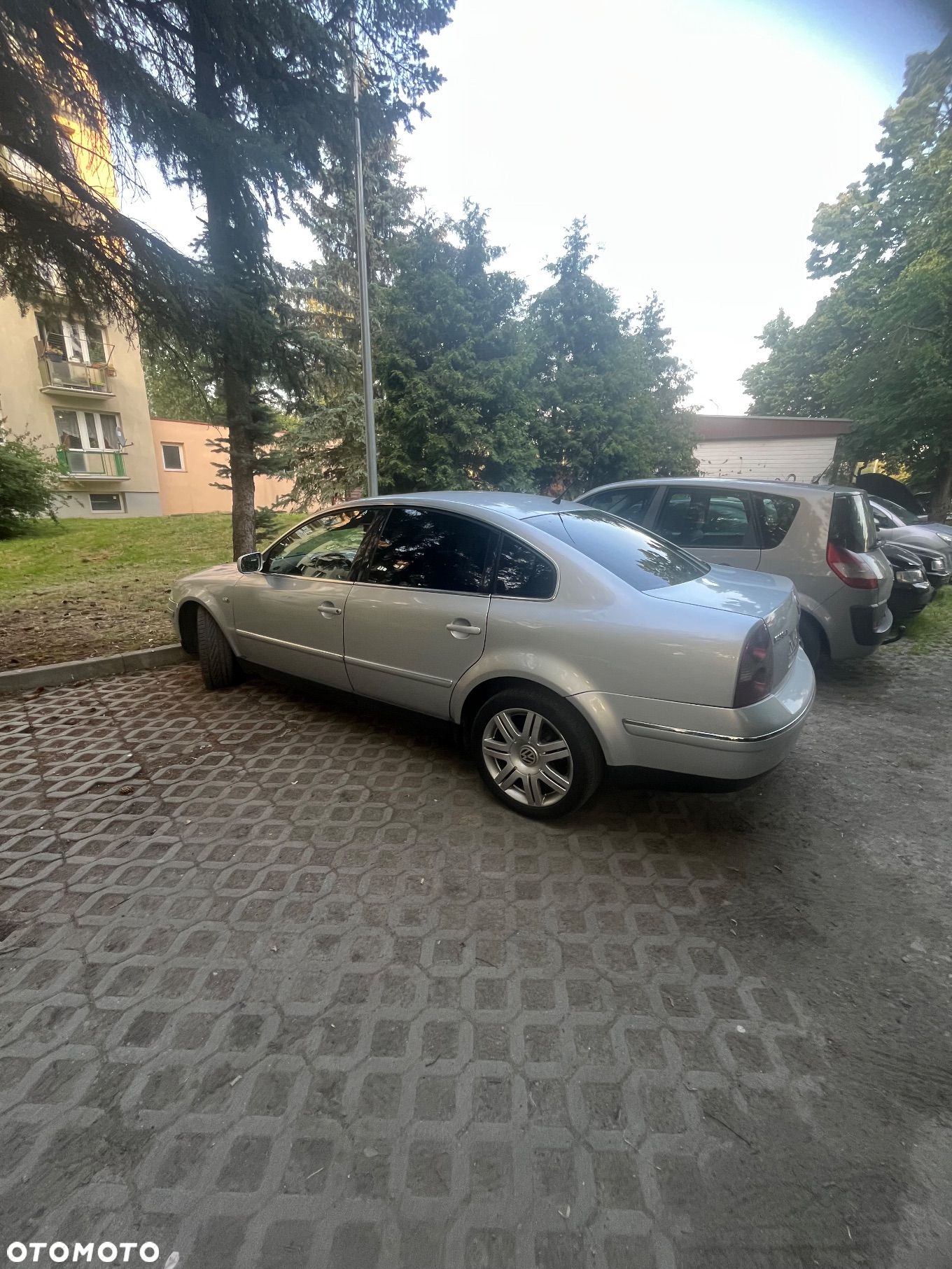 Volkswagen Passat 1.9 TDI Highline - 8