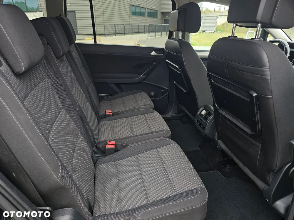 Volkswagen Touran 2.0 TDI SCR DSG Highline - 16