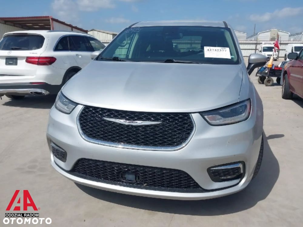 Chrysler Pacifica - 4