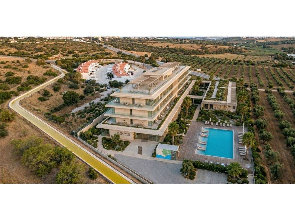 Terreno Urbano com projeto aprovado - Grande imagem: 2/16