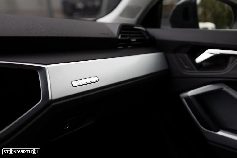 Audi Q3 45 TFSIe S tronic - 24