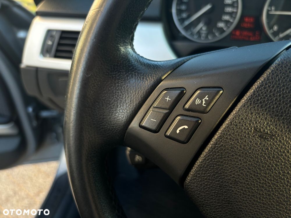 BMW Seria 3 318d DPF Edition Lifestyle - 17