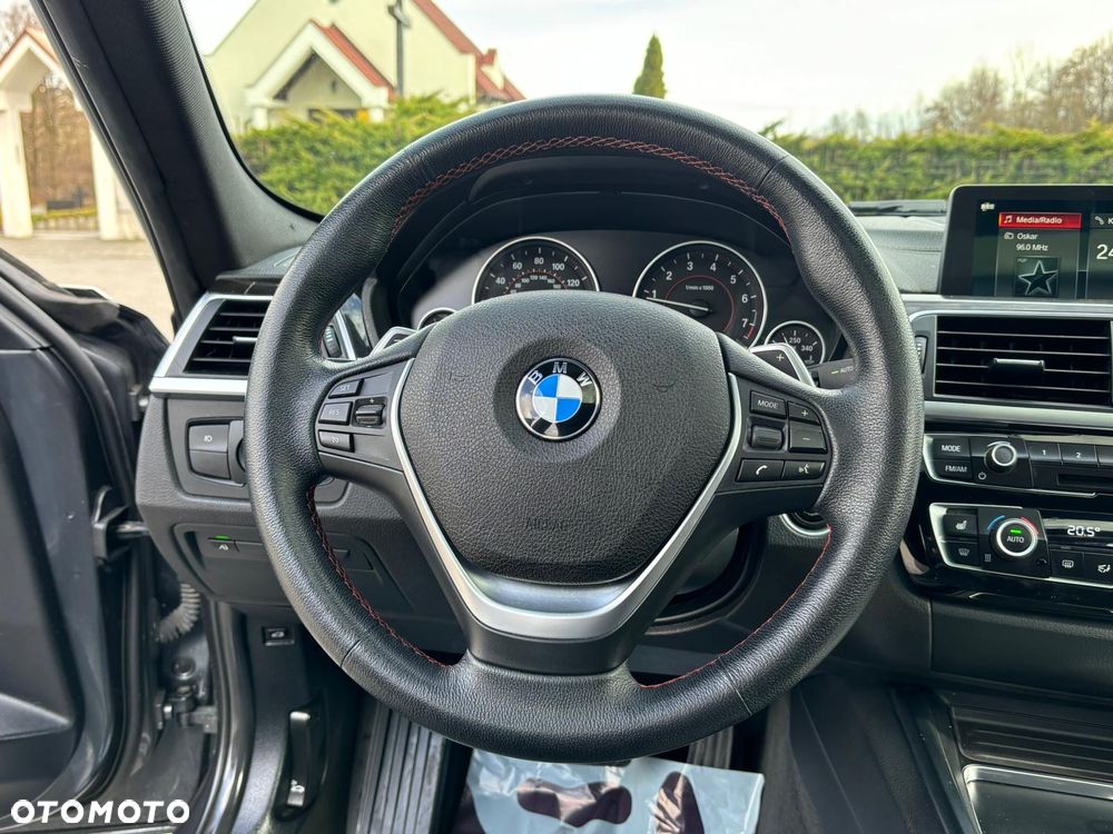 BMW Seria 3 330i GPF xDrive Sport Line Sport - 35