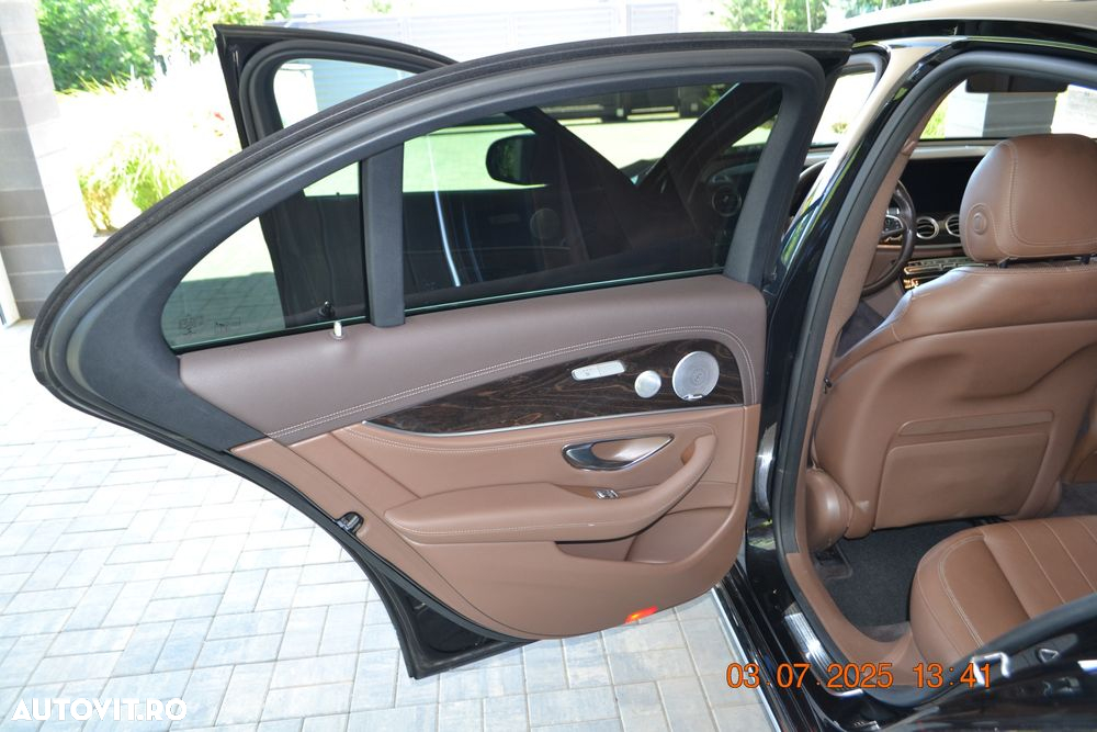 Mercedes-Benz E 350 BlueTEC 4MATIC - 24