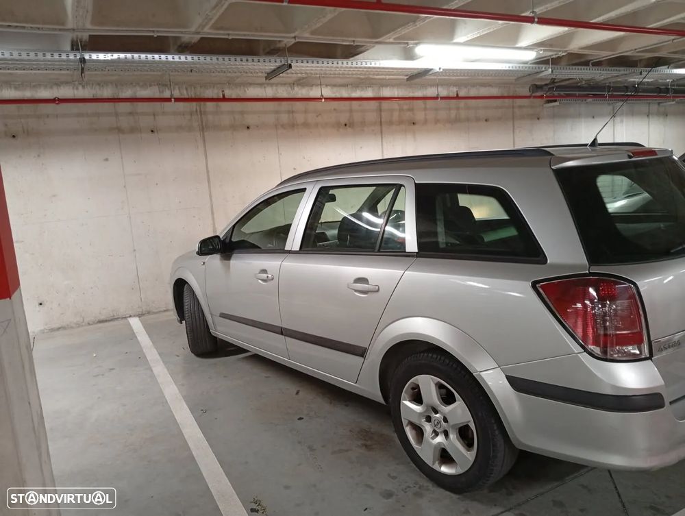 Opel Astra Caravan - 13