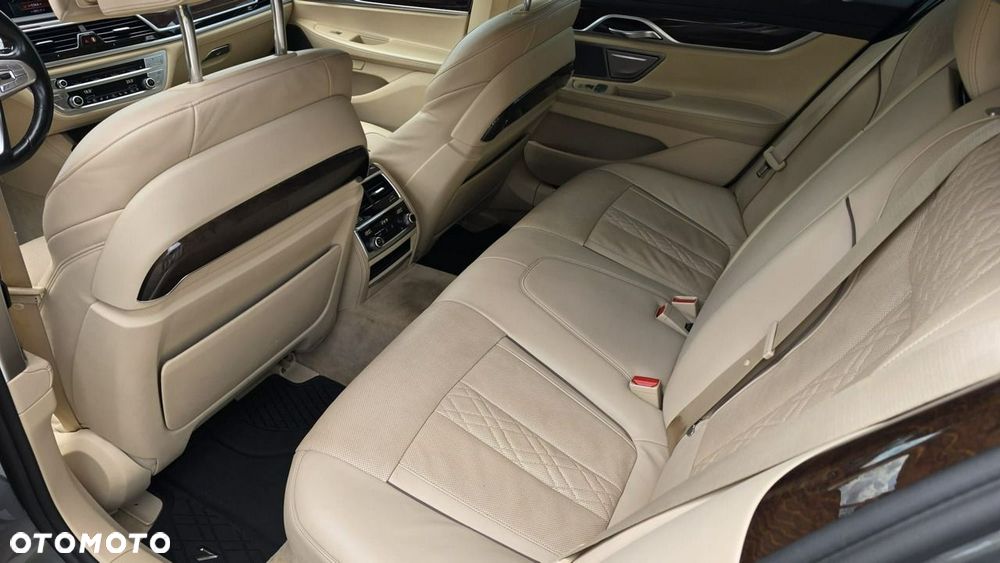 BMW Seria 7 - 21