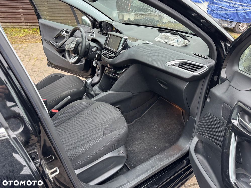 Peugeot 208 1.6 BlueHDi Allure S&S - 25