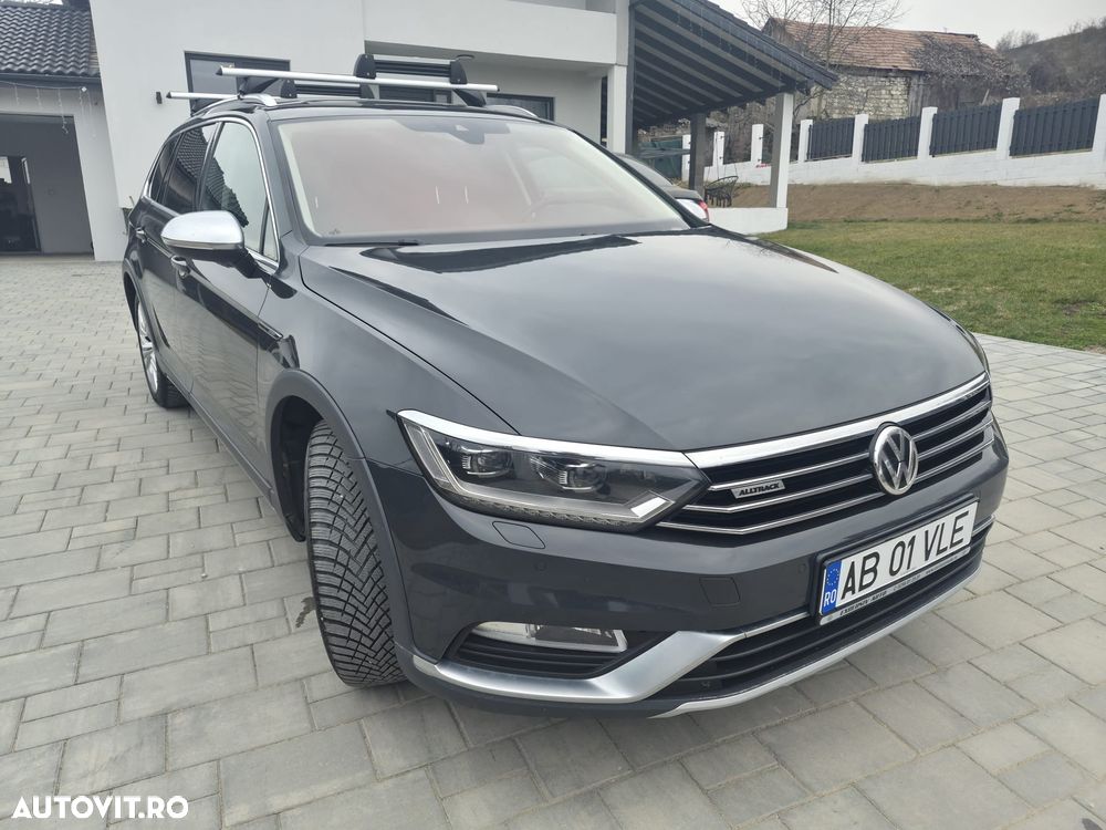 Volkswagen Passat - 1