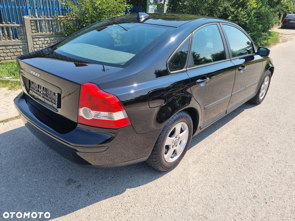 Volvo S40 1.6 - 9