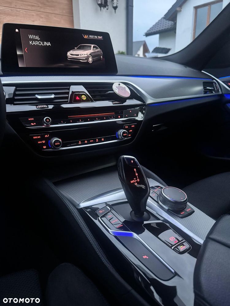 BMW Seria 5 530i xDrive - 7