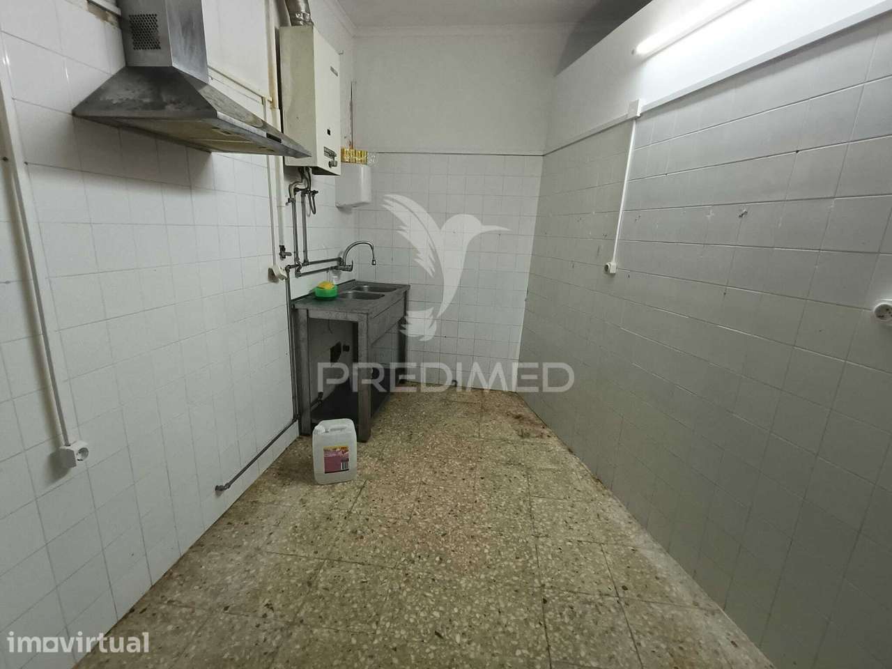 Espaço comercial localizado em Beja, para reconstrução - Grande imagem: 5/11
