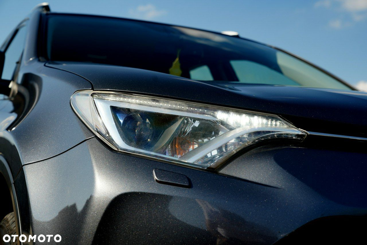 Toyota RAV4 - 5