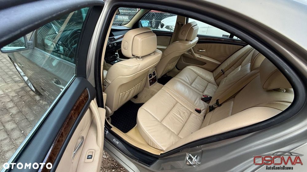BMW Seria 5 520d Edition Sport - 10