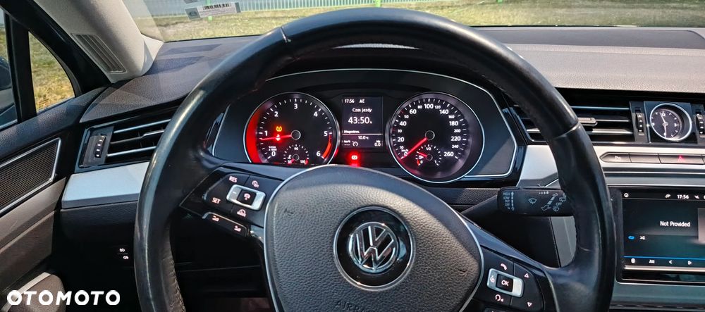 Volkswagen Passat - 20
