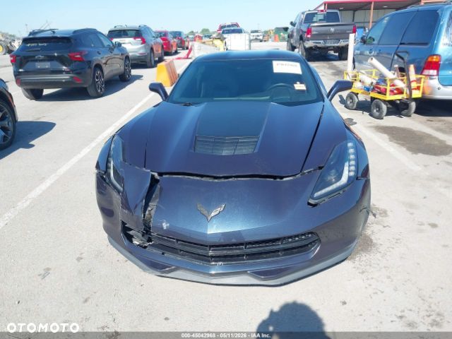 Chevrolet Corvette - 11