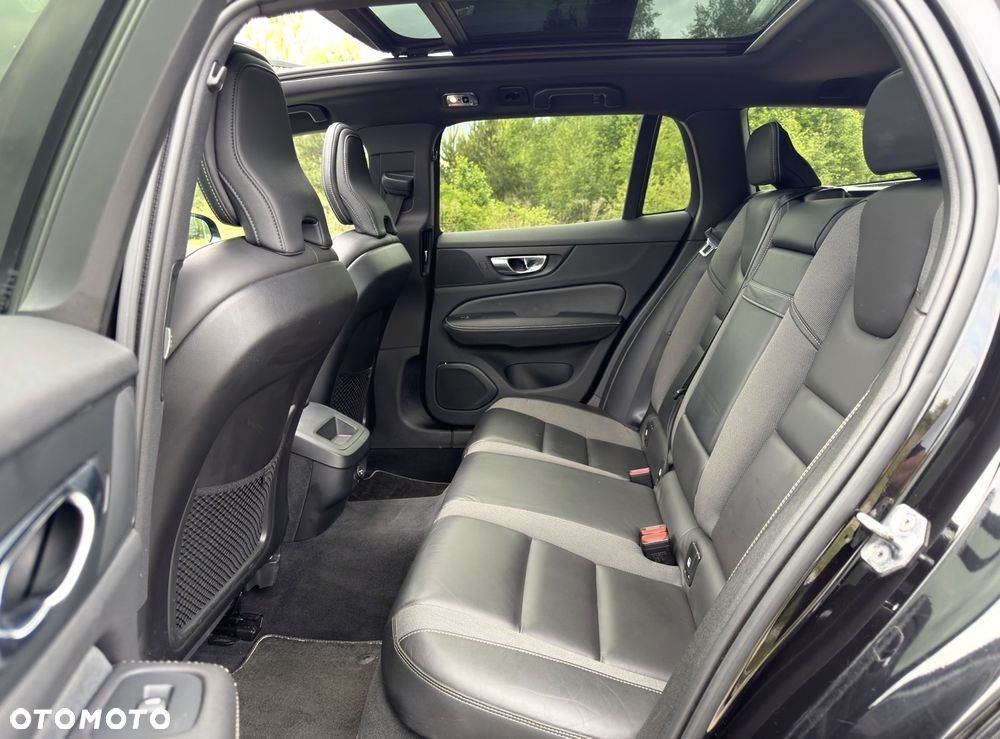 Volvo V60 D4 Geartronic R-Design - 37